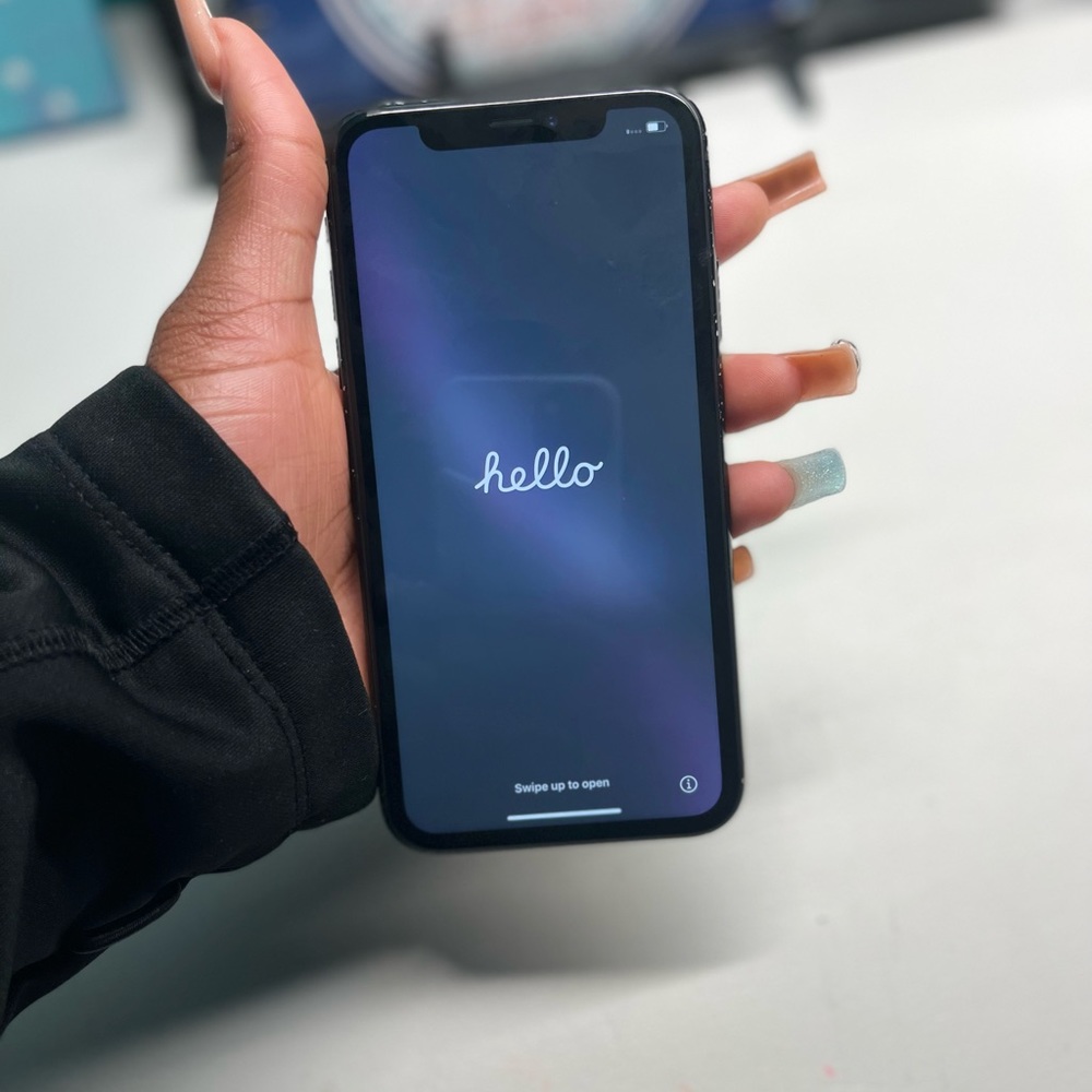 Apple iPhone XR 128 GB in Black for Unlocked